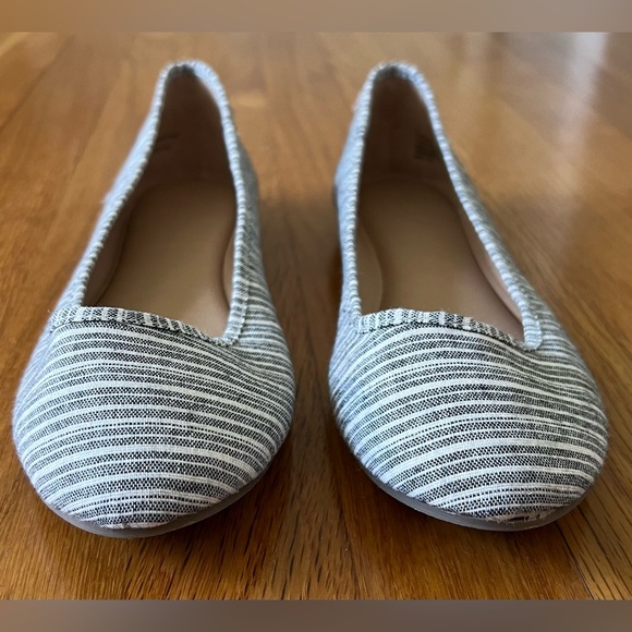 Universal Thread Ballet Flats - Picture 2 of 5